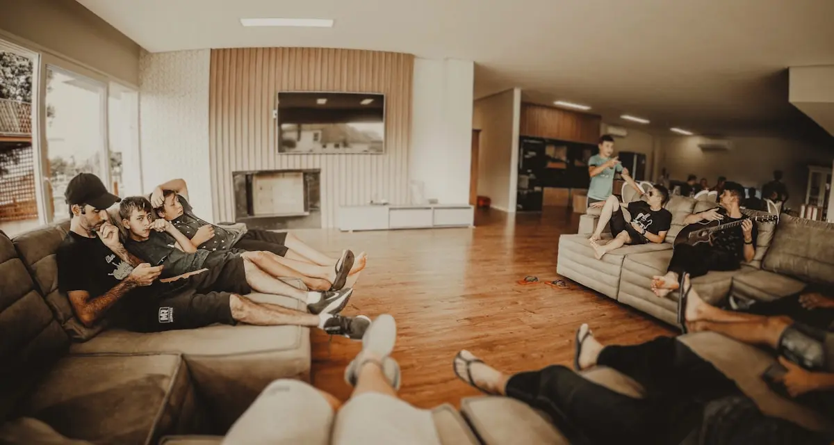 Living with Roommates 