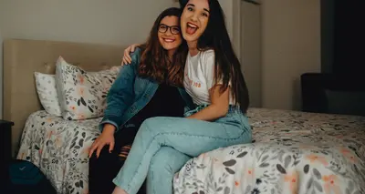 Surprising Celebrity Roommates