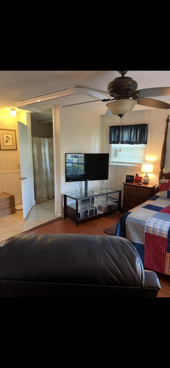 Profile photo 7 of 10