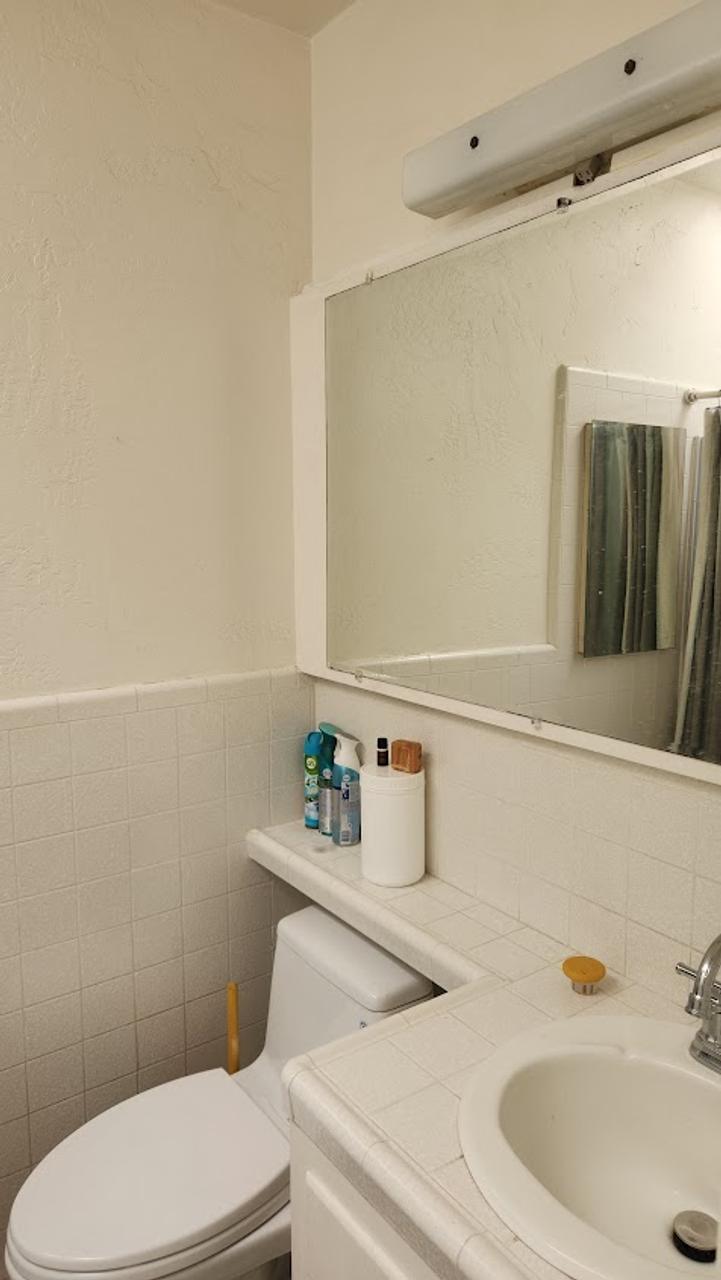 Profile photo 3 of 6