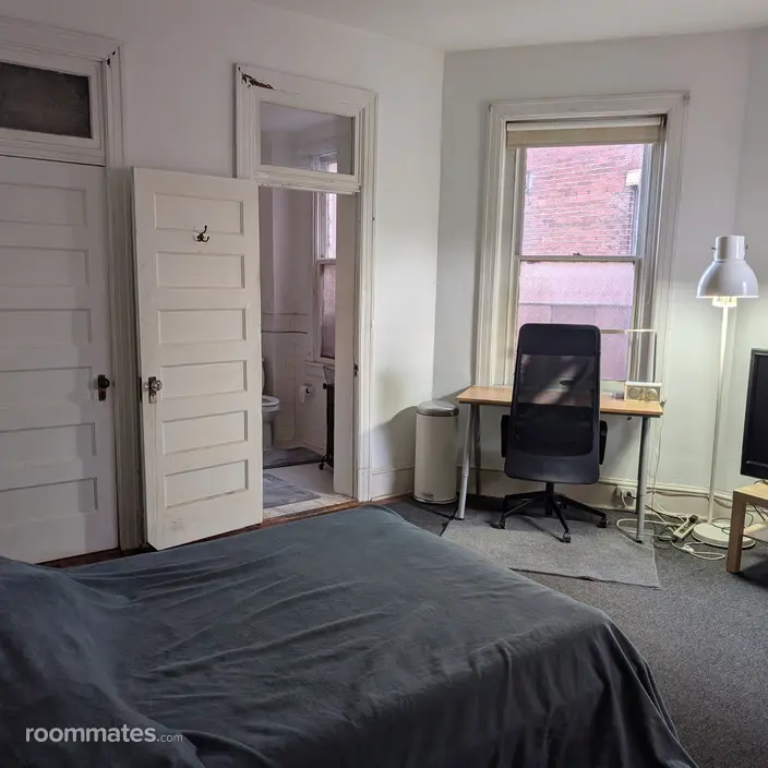 Room for rent in Baltimore, MD $800, house