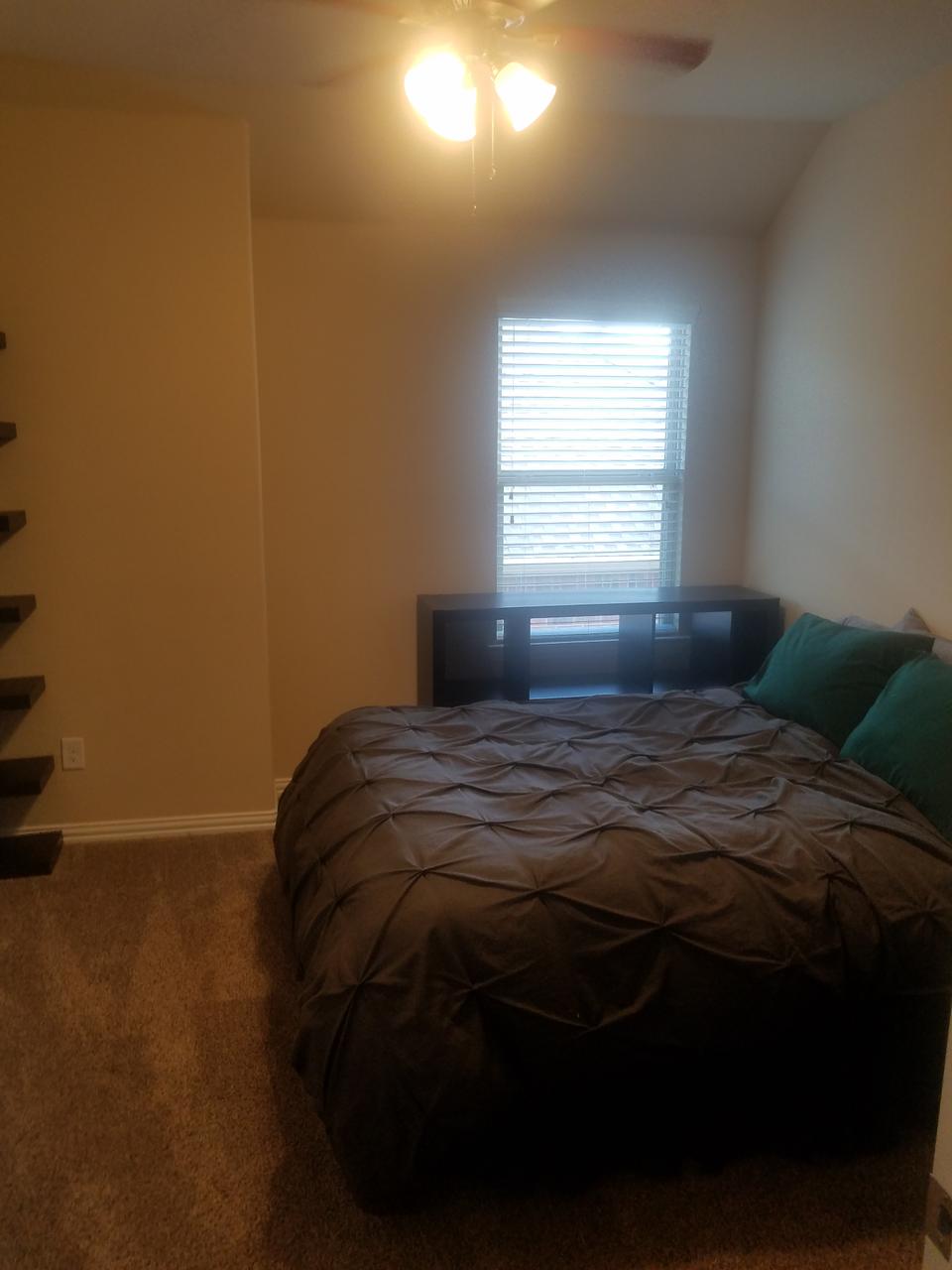 Profile photo 4 of 12