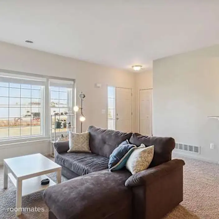 Room for rent in Ann Arbor, MI $900, condo