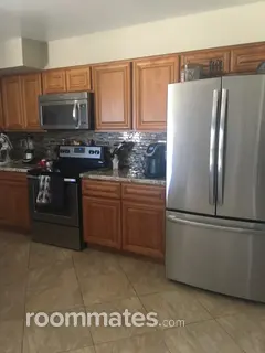 Room for rent in Phoenix, AZ $900, house