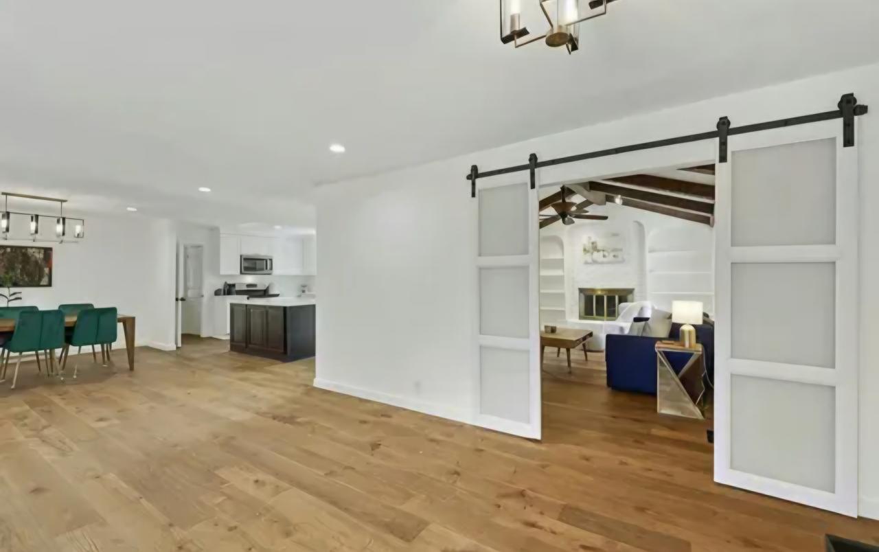 Profile photo 2 of 11