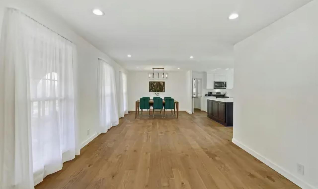 Profile photo 4 of 11