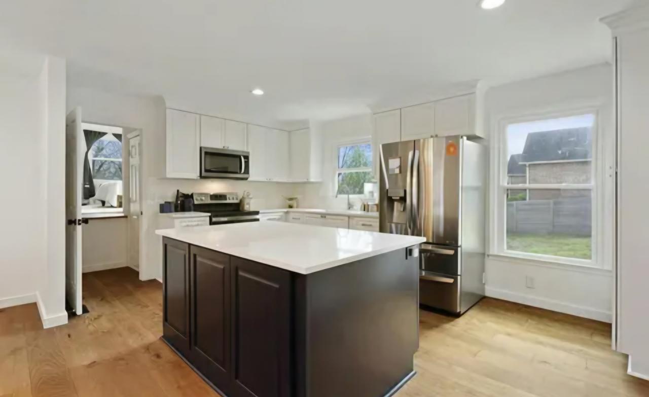 Profile photo 5 of 11