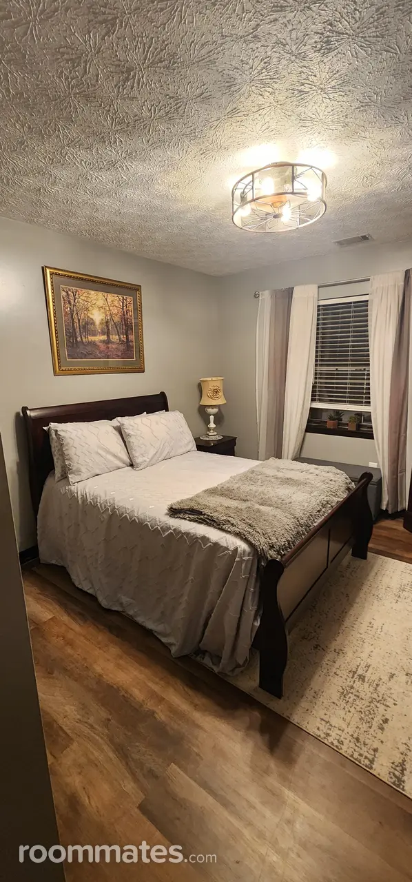 Profile photo 1 of 9