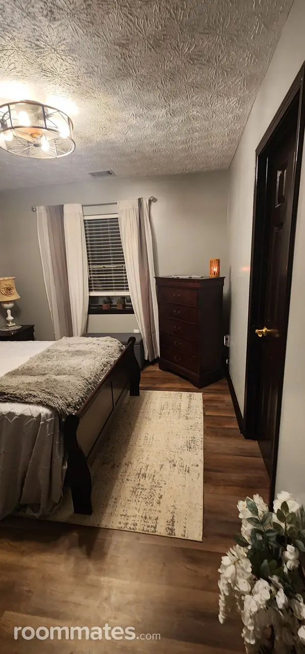 Profile photo 4 of 9