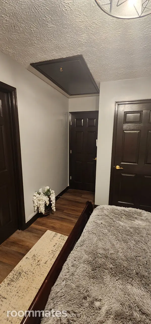 Profile photo 3 of 9