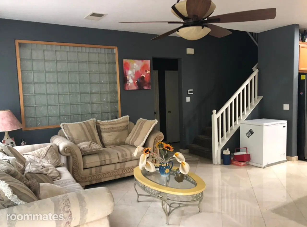 Profile photo 6 of 12