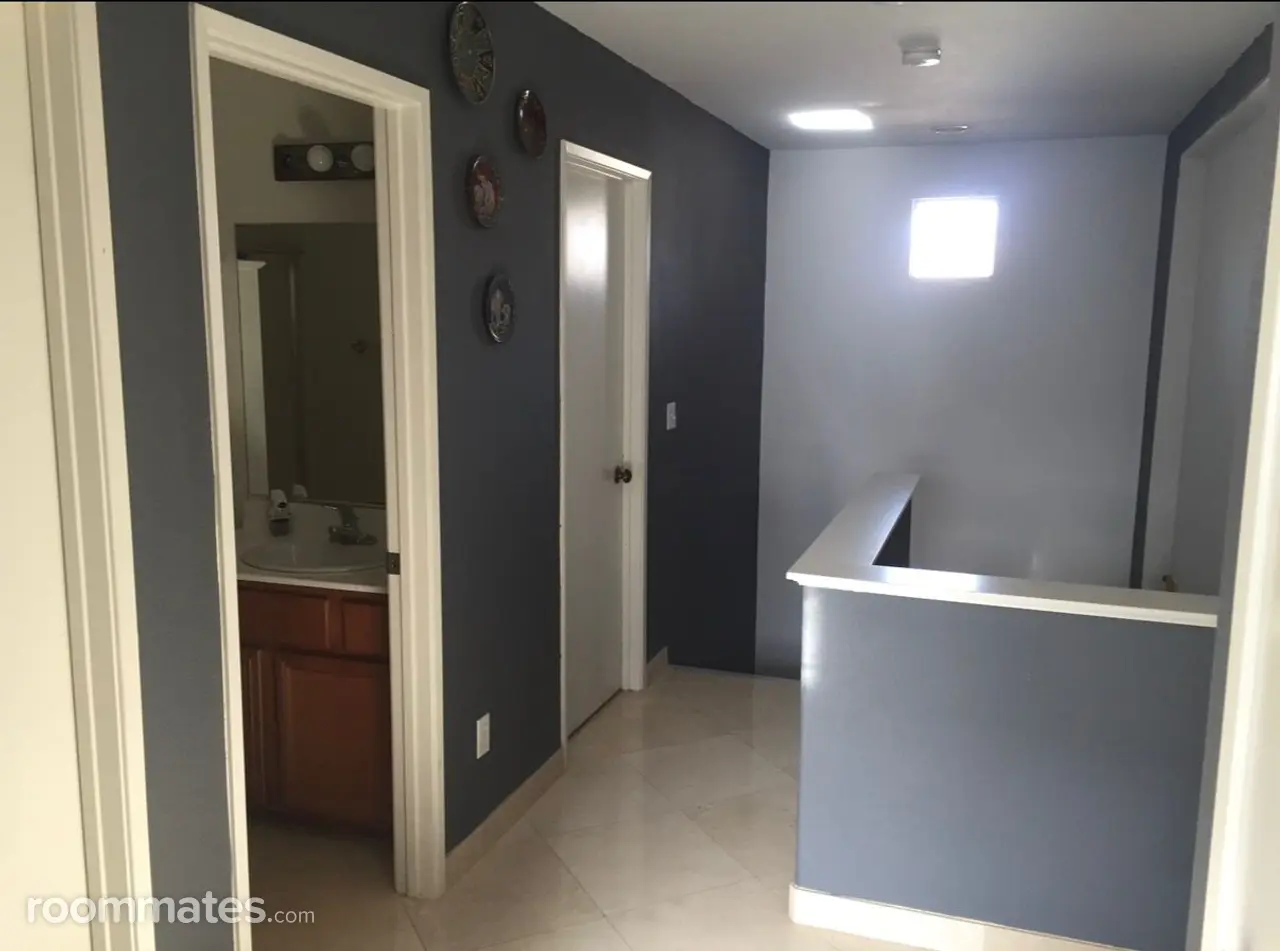 Profile photo 9 of 12