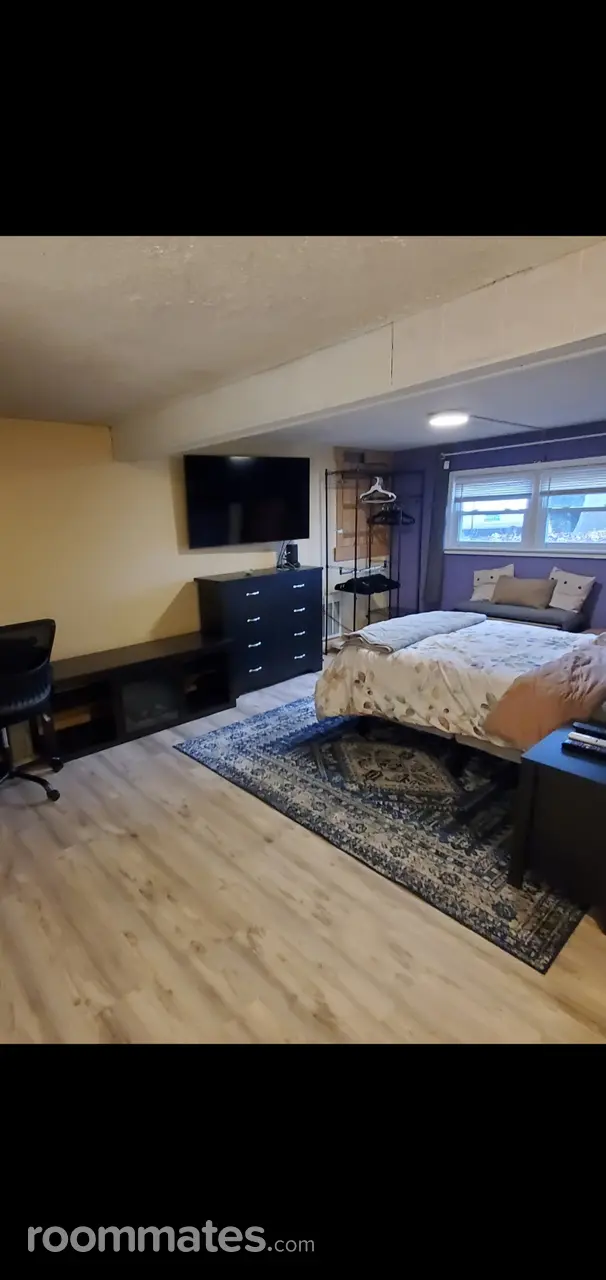 Profile photo 1 of 10