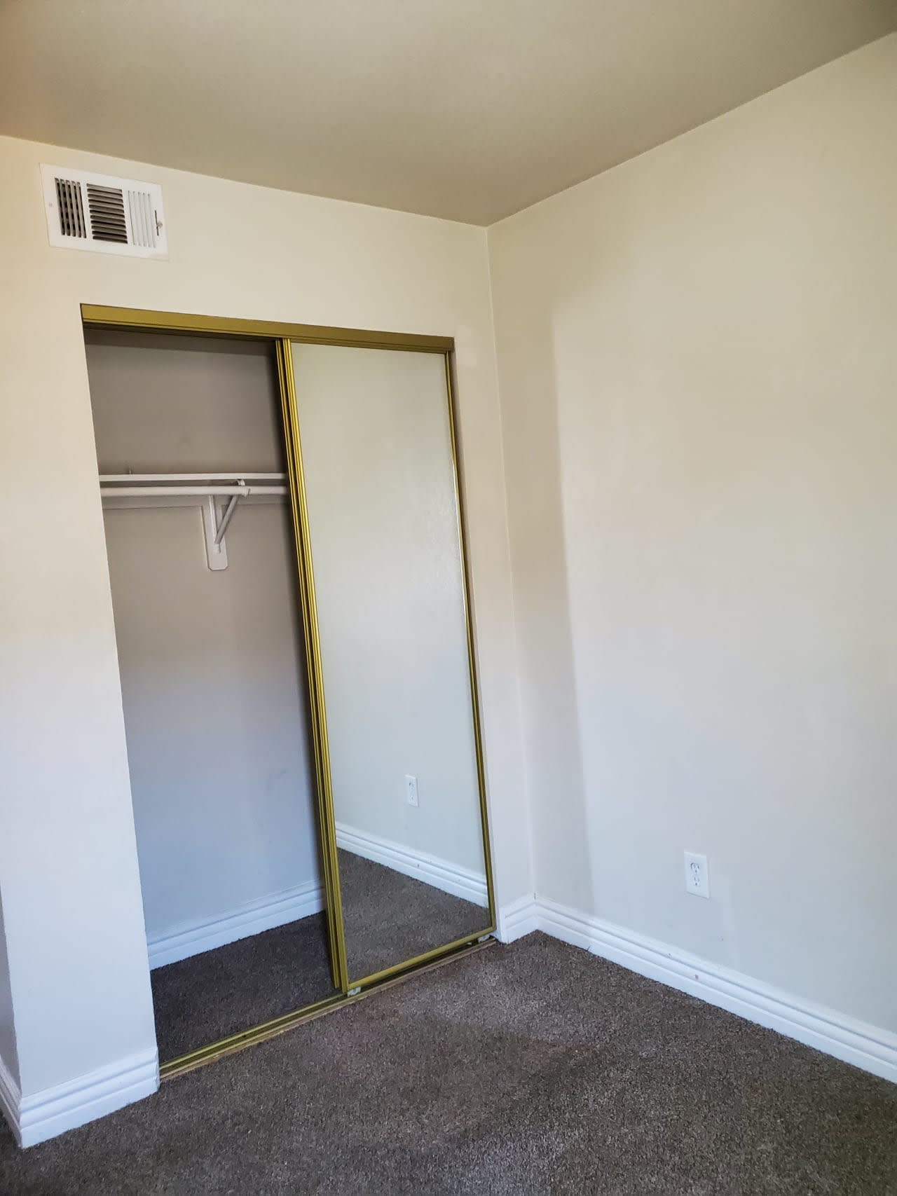 Profile photo 5 of 7