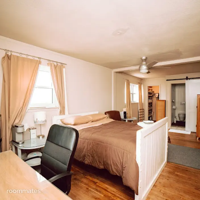 Room for rent in Hampton, VA $780, house
