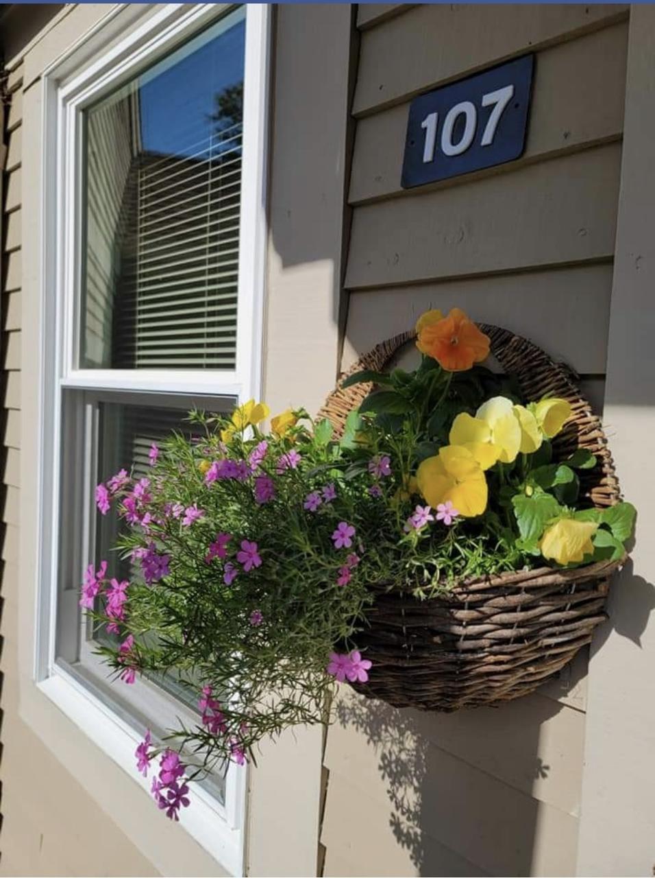 Profile photo 4 of 4