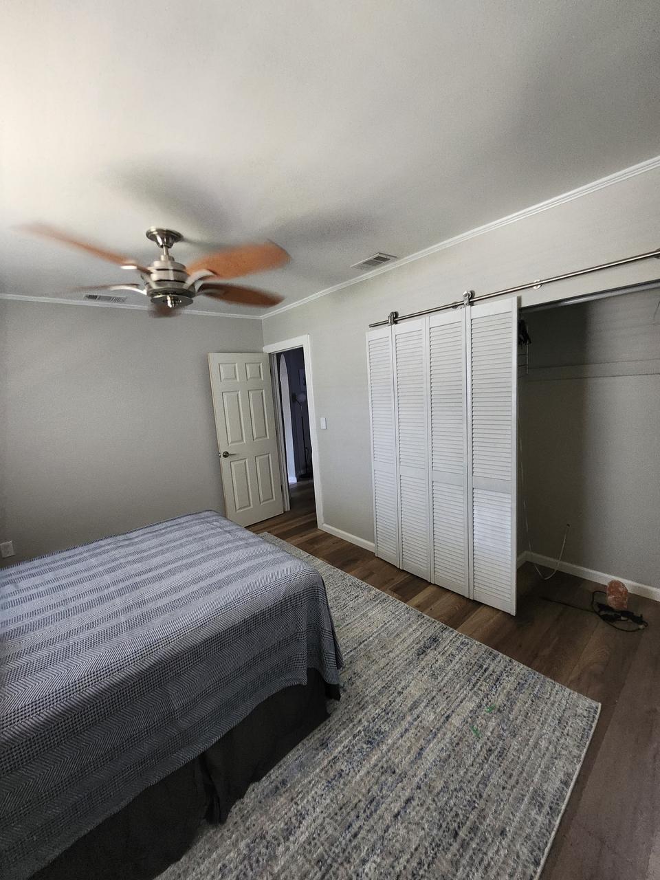 Profile photo 5 of 14