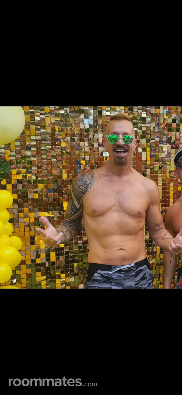 Profile photo 14 of 14