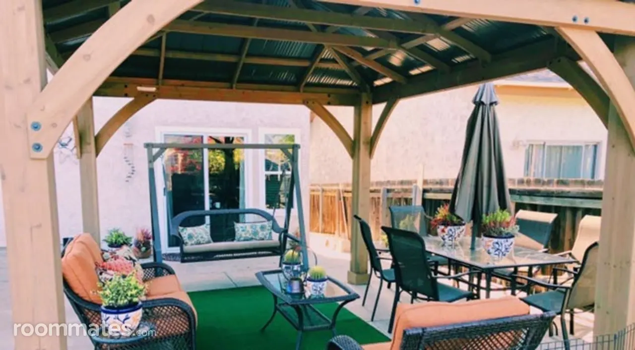 Profile photo 6 of 8