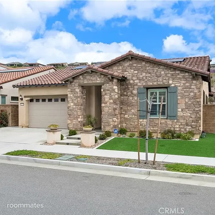 Room for rent in Corona, CA $1300, house