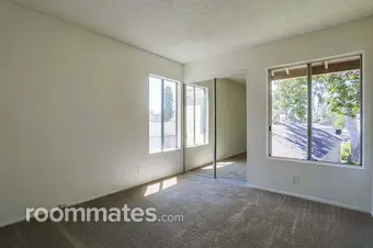 Room for rent in Vista, CA $900, condo