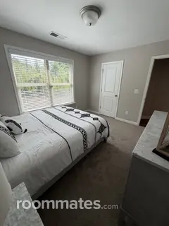 Room for rent in Canton, GA $900, house