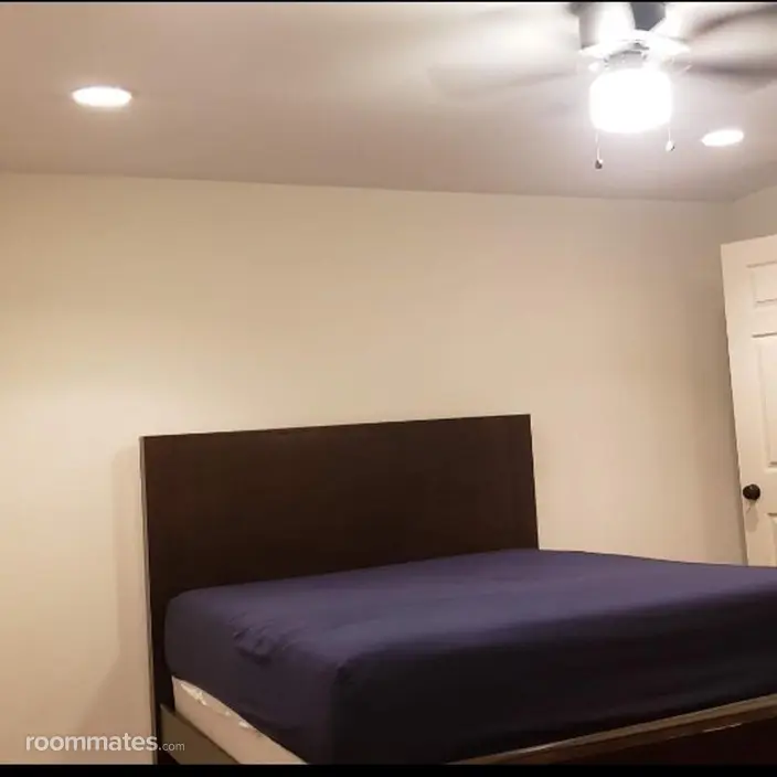 Room for rent in Jacksonville, FL $800, house