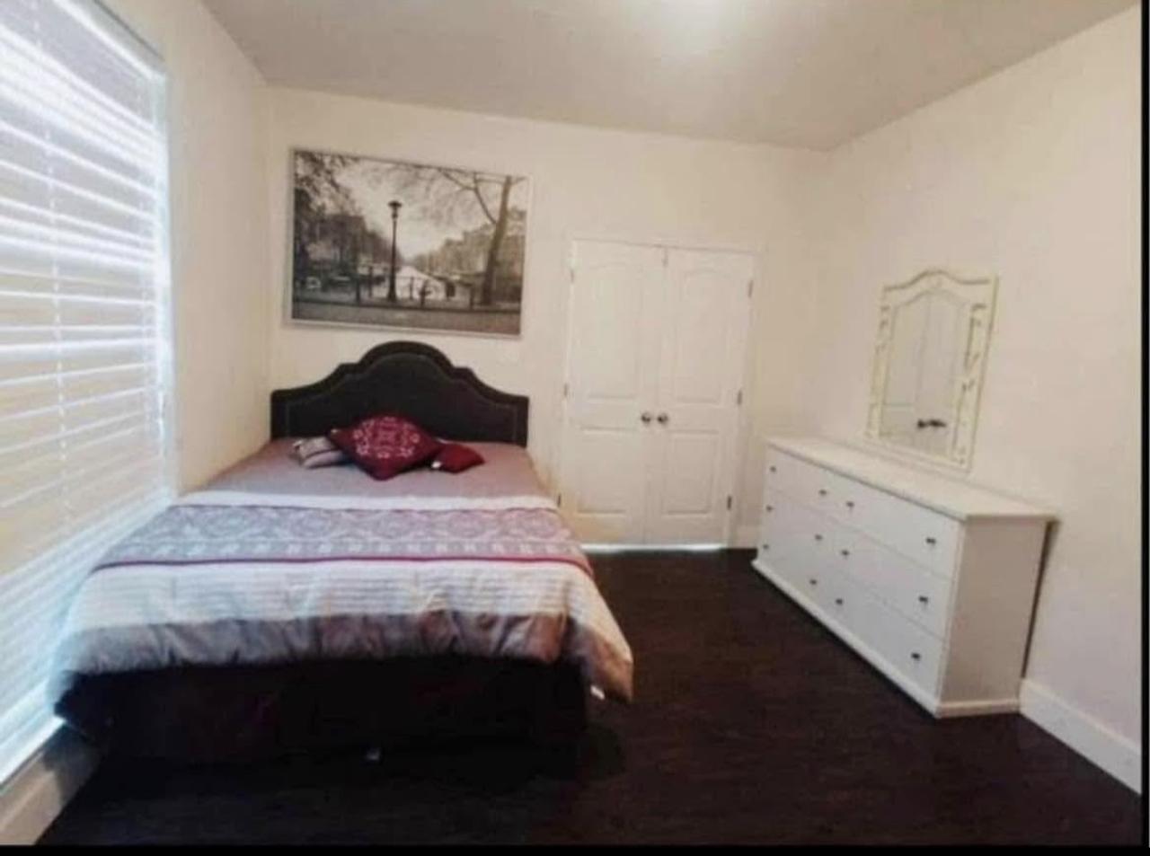 Profile photo 8 of 13