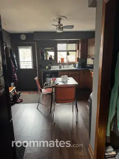 Room for rent in Madison, WI $8001200, house