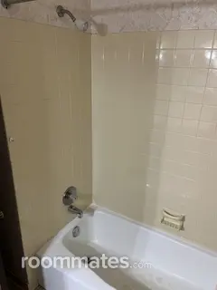 Room for rent in Eagan, MN $575, house