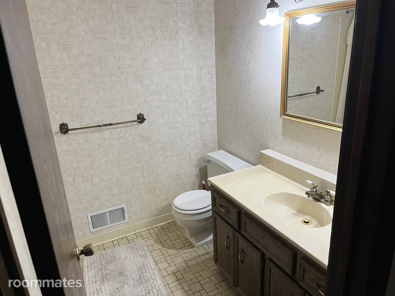 Profile photo 7 of 10