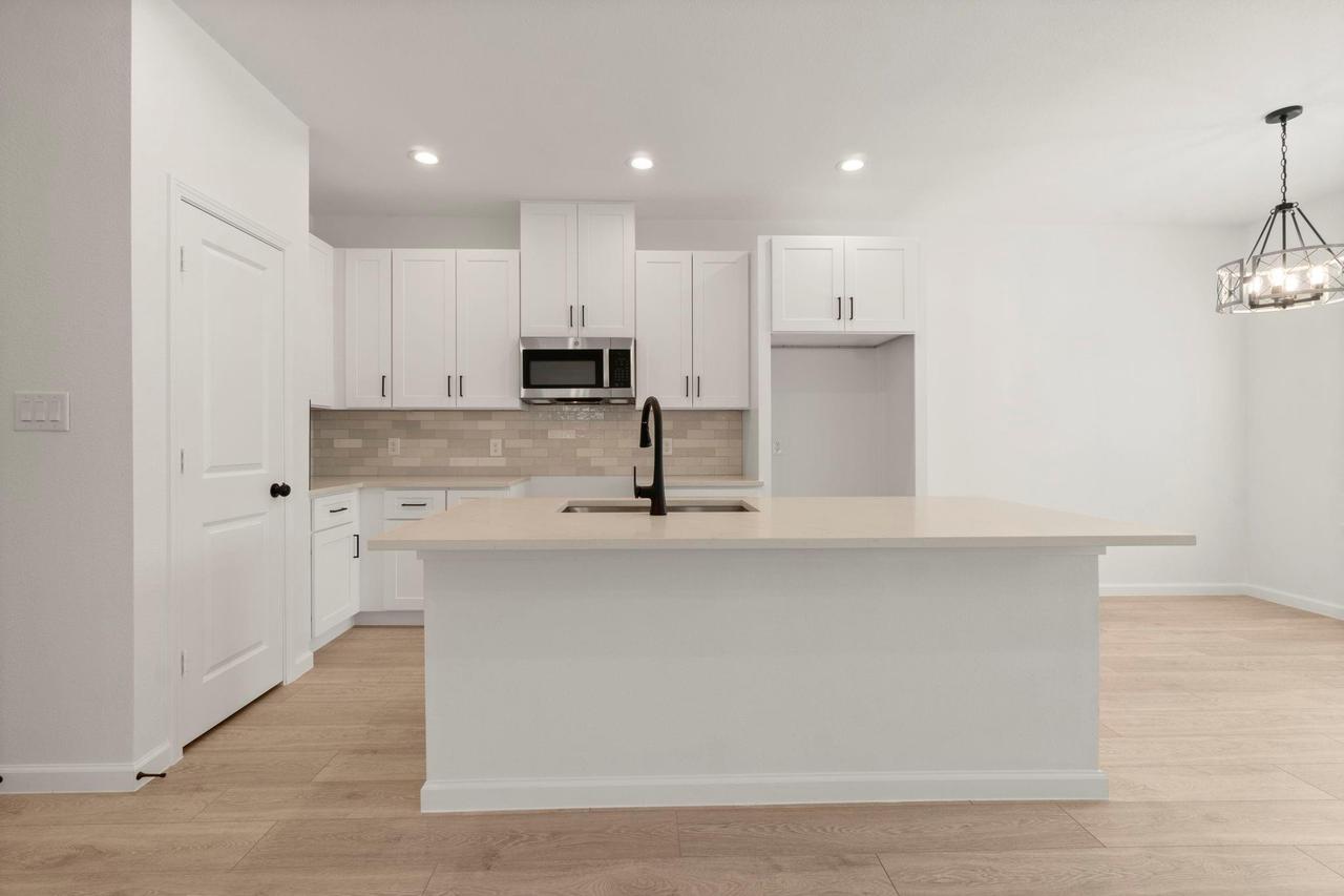 Profile photo 7 of 11