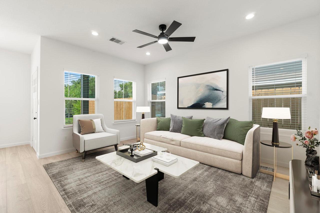 Profile photo 2 of 11