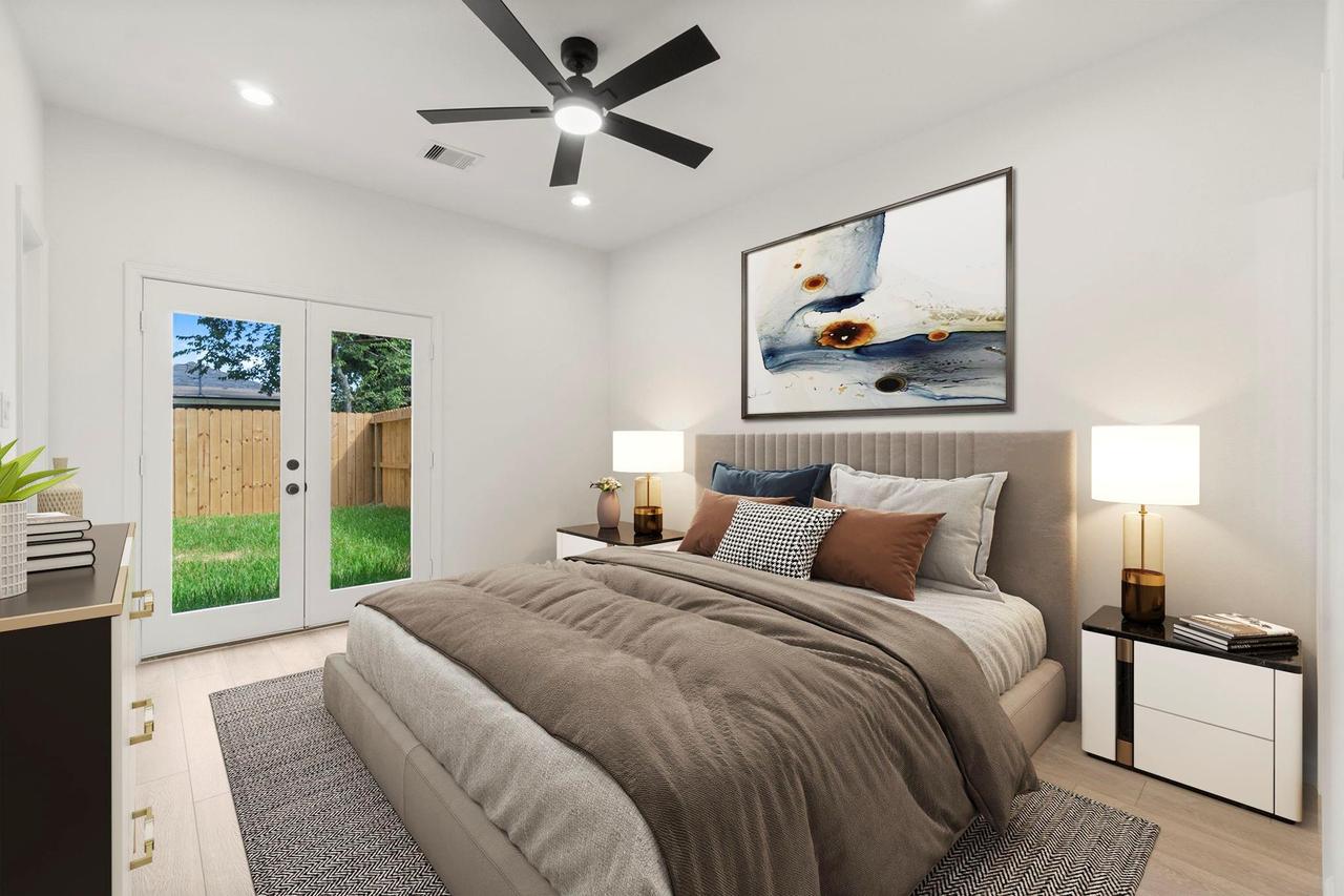 Profile photo 8 of 11