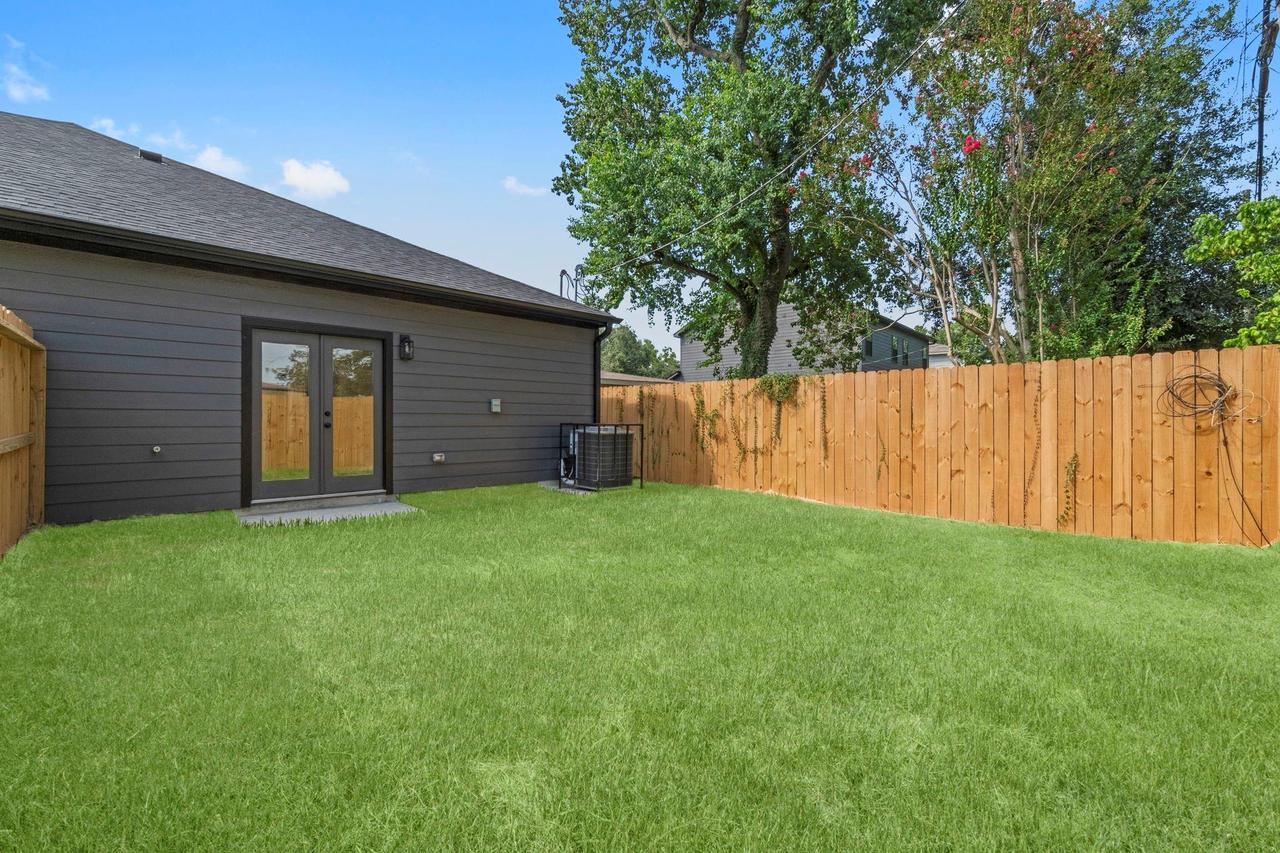 Profile photo 10 of 11