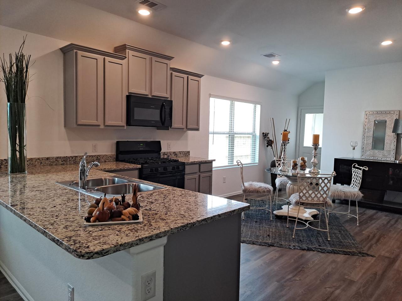 Profile photo 15 of 17