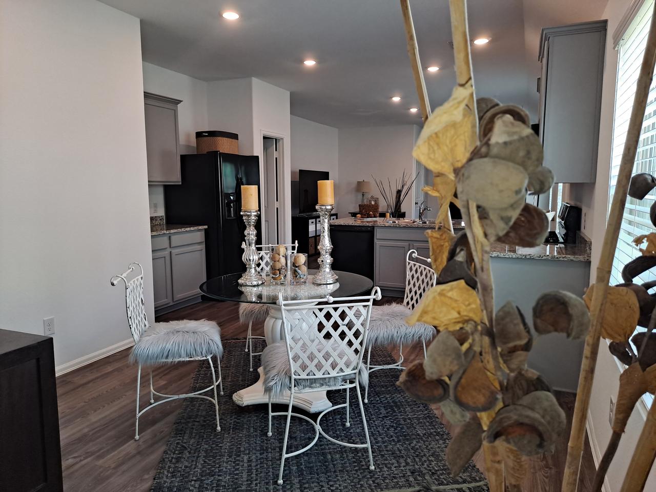 Profile photo 12 of 17