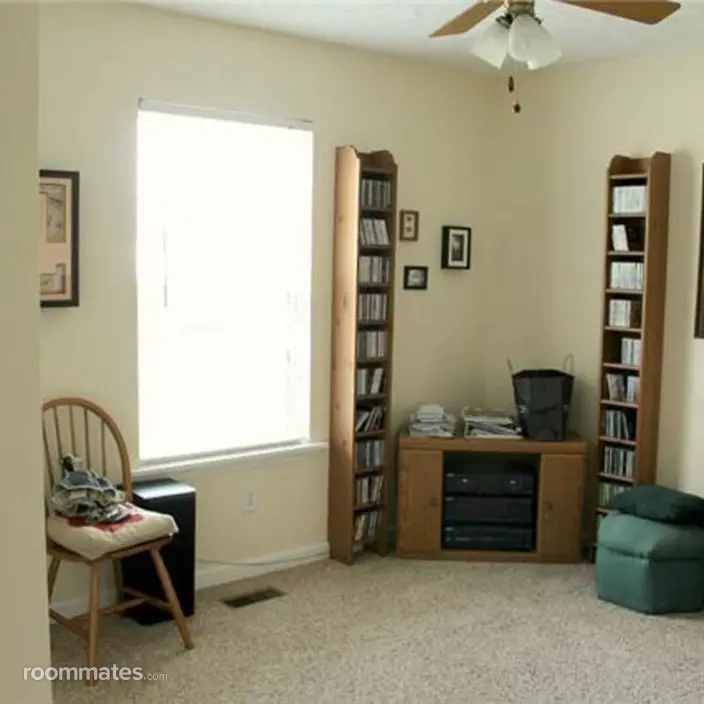 Room for rent in La Vergne, TN $650, house
