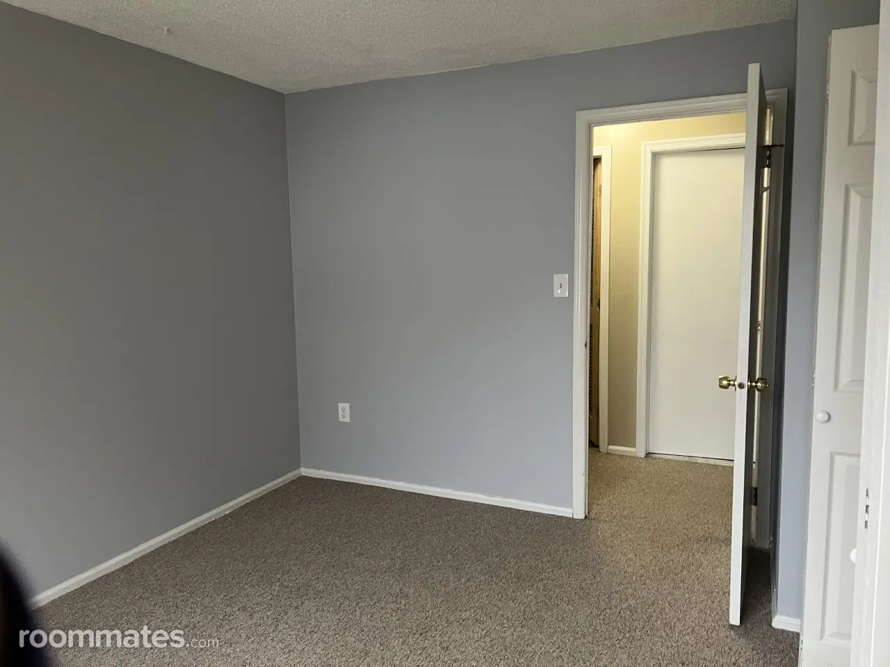 Profile photo 3 of 9