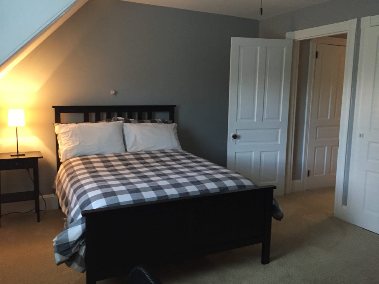 Profile photo 3 of 8