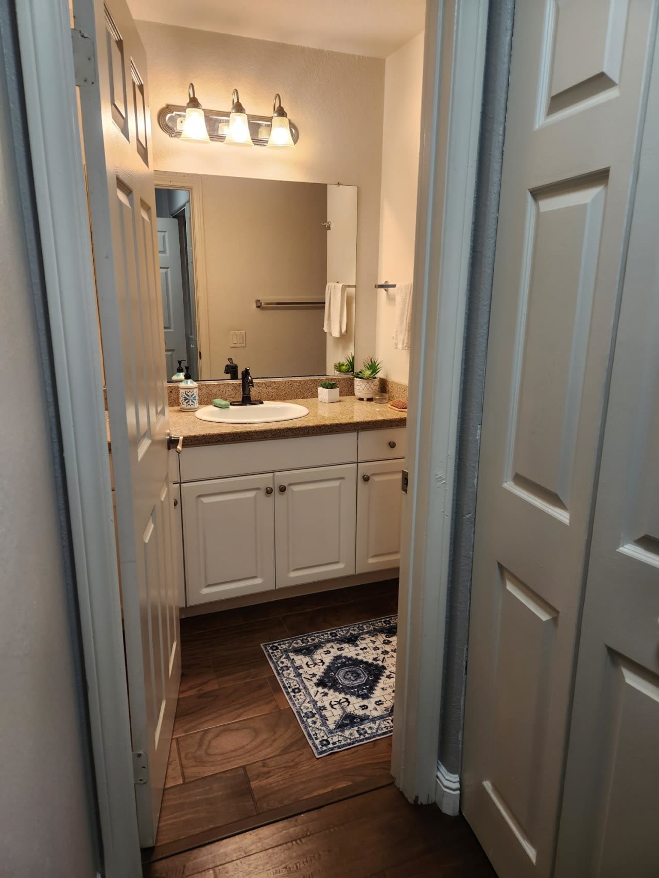 Profile photo 5 of 11