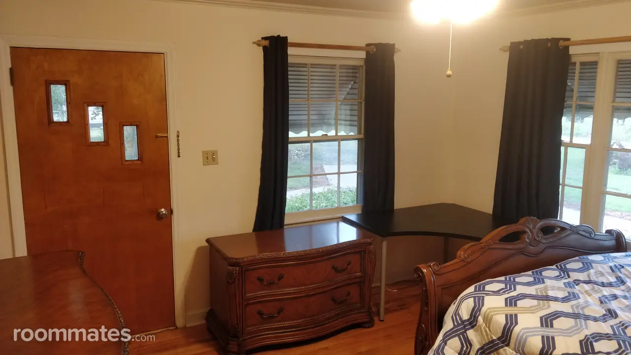 Profile photo 3 of 11