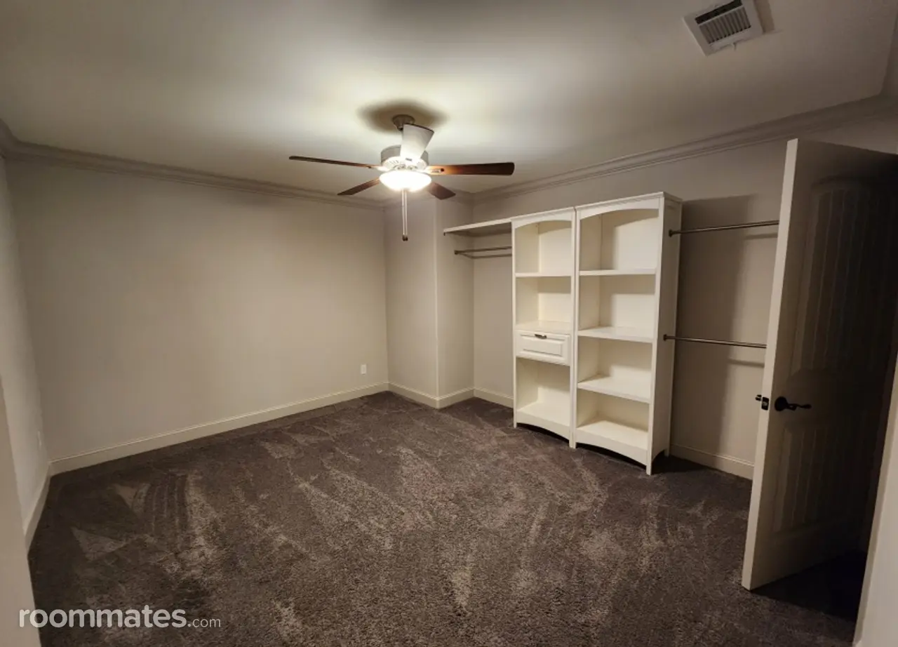 Profile photo 8 of 11