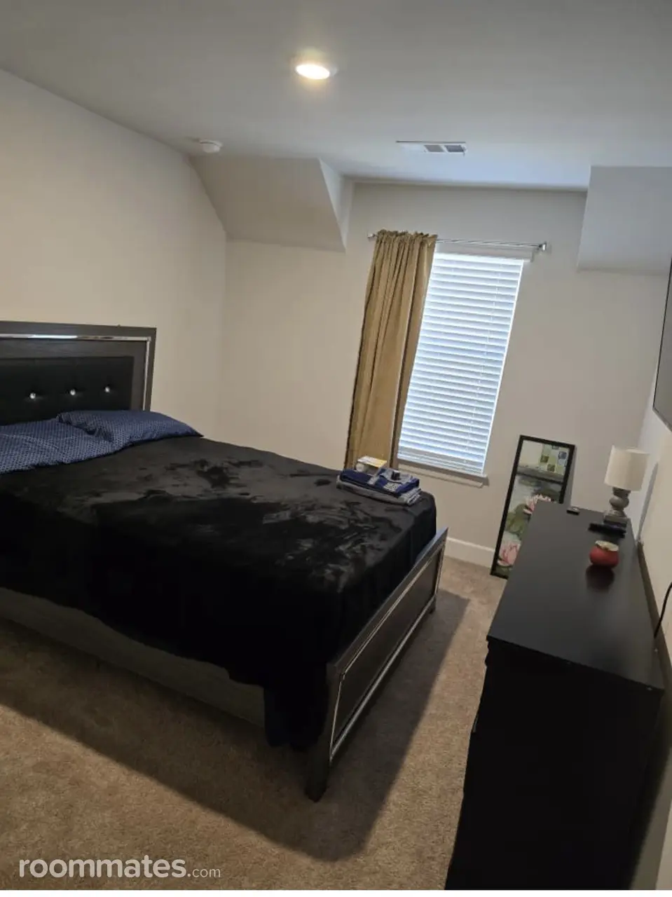 Profile photo 1 of 4