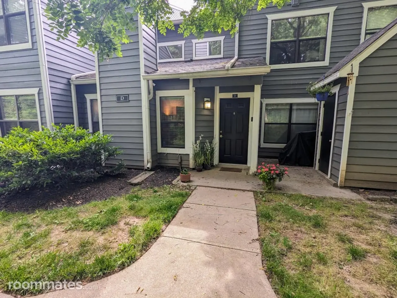 Profile photo 3 of 9