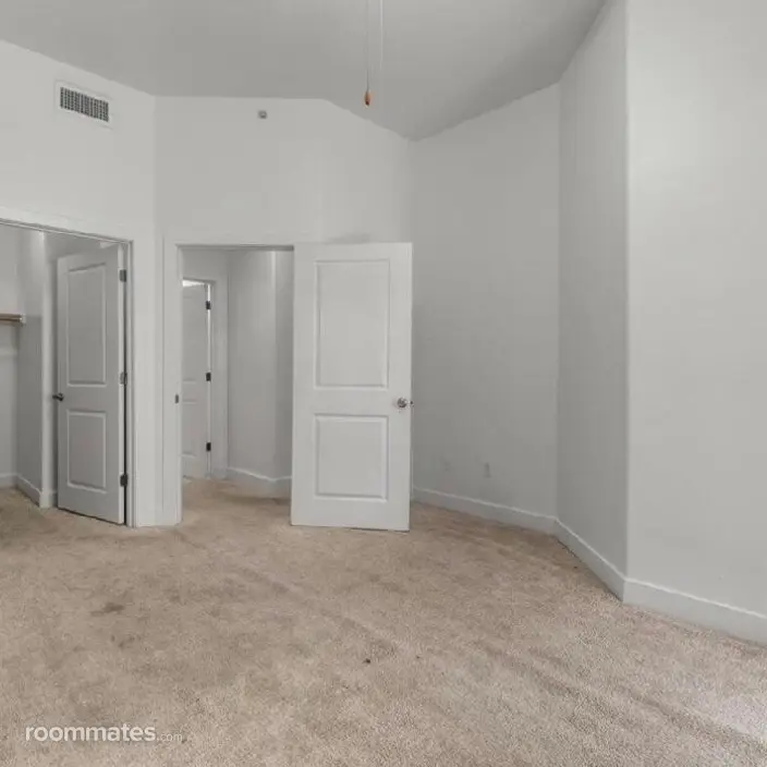 Room for rent in Tempe, AZ $1600, condo