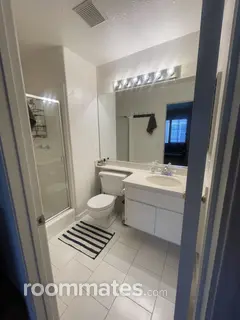 Room for rent in Anaheim, CA $1350, house
