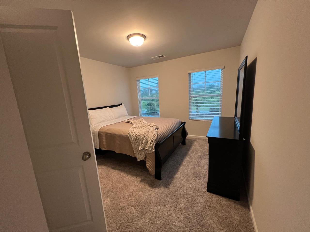 Profile photo 3 of 8