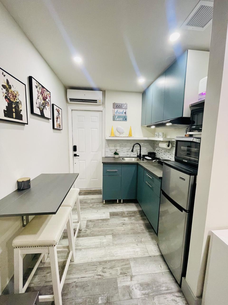 Profile photo 5 of 10