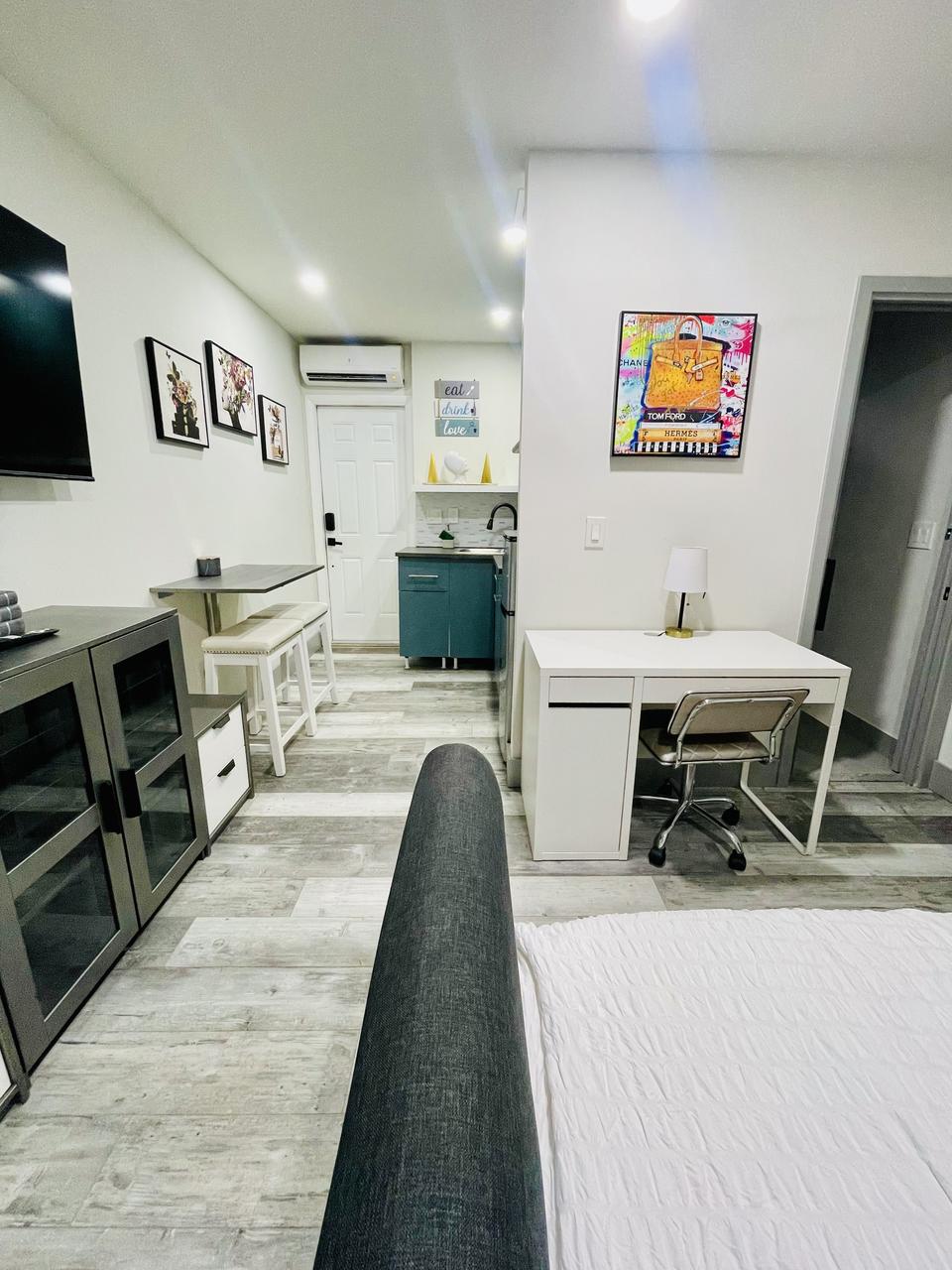 Profile photo 4 of 10